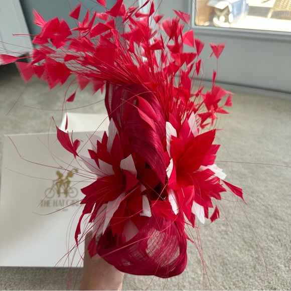 Red Fascinator by The Hat Girls 🌹 - Picture 2 of 5